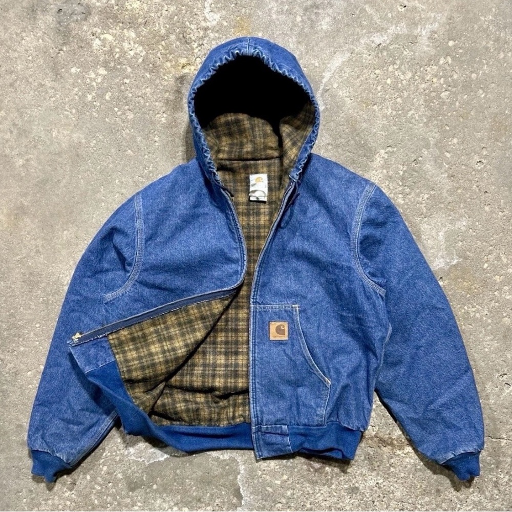 VTG 90s Carhartt Y07 DST denim blanket-lined hooded jacket.